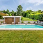 La Radieuse Villa